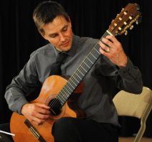 Robbie The Classical Guitarist