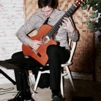 Robbie The Classical Guitarist