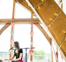 Hannah Sings