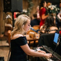 Lorna Sings