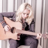 Lorna Sings