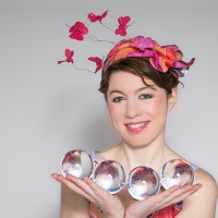Miss Dotty - Contact Ball Juggler