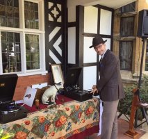 The Vintage Gramophone DJ
