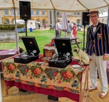 The Vintage Gramophone DJ