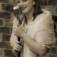 The 1940's Vintage Singer