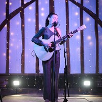 Laura Sings Acoustic