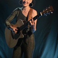 Laura Sings Acoustic