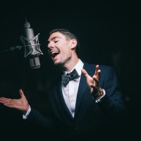 Lewis Sings Rat Pack