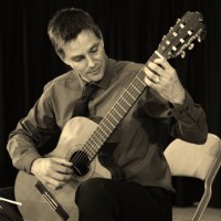 Robbie The Classical Guitarist