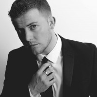 Tom The Swing Singer