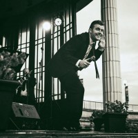Tom The Swing Singer
