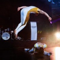 Acro Twist