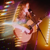 Daisy Sings