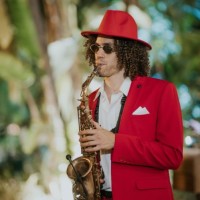 Curly Sax