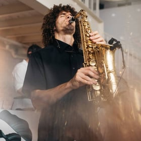 Curly Sax