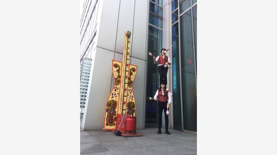 Acrobat Juggling Duo