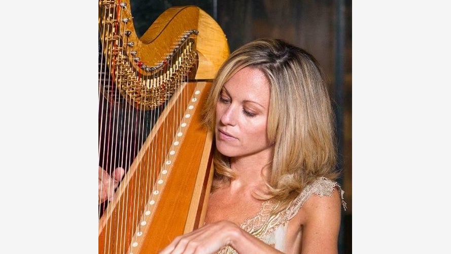 Siobhan The London Harpist