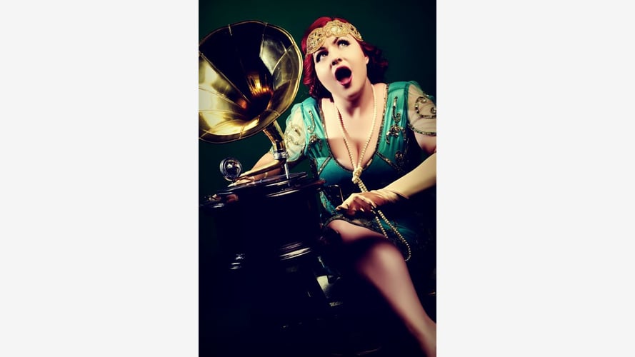 Miss Ruby Rouge - Vintage Singer