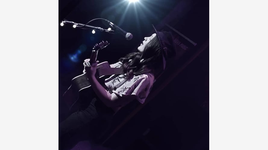 Laura Sings Acoustic