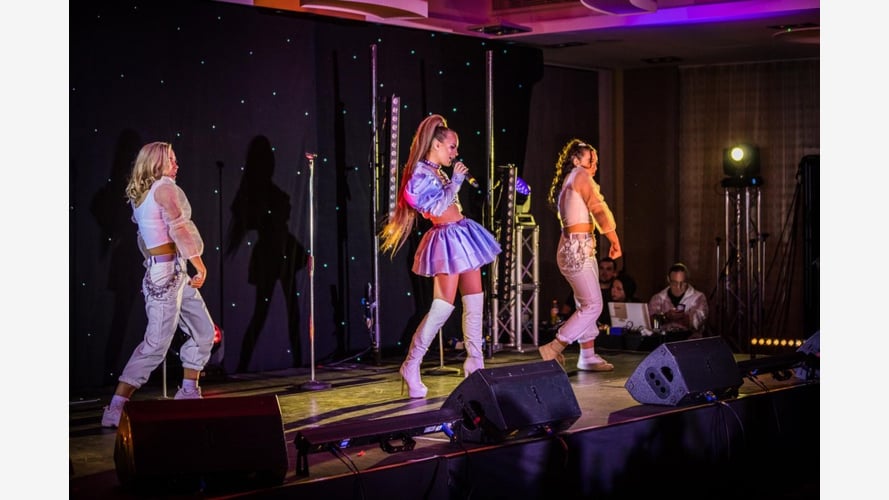 Ariana Grande Tribute Act