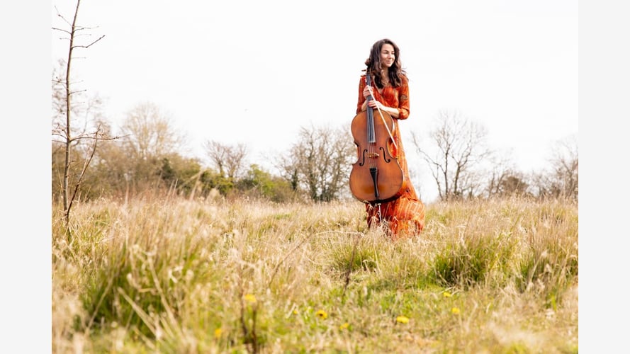 Lucinda The London Cellist