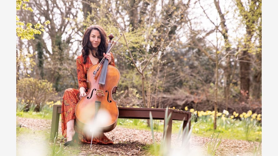 Lucinda The London Cellist