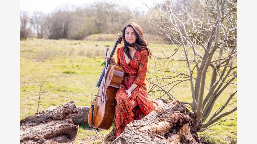 Lucinda The London Cellist