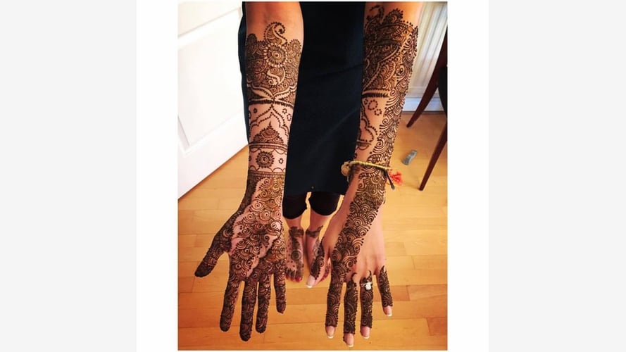 The Henna Artist