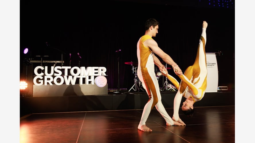 Acro Twist