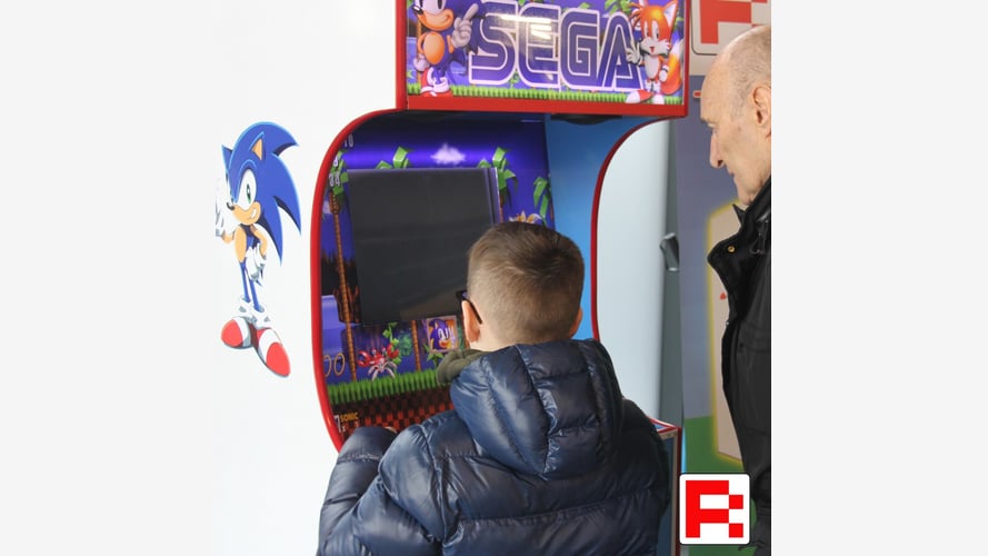Retro Arcade Gaming
