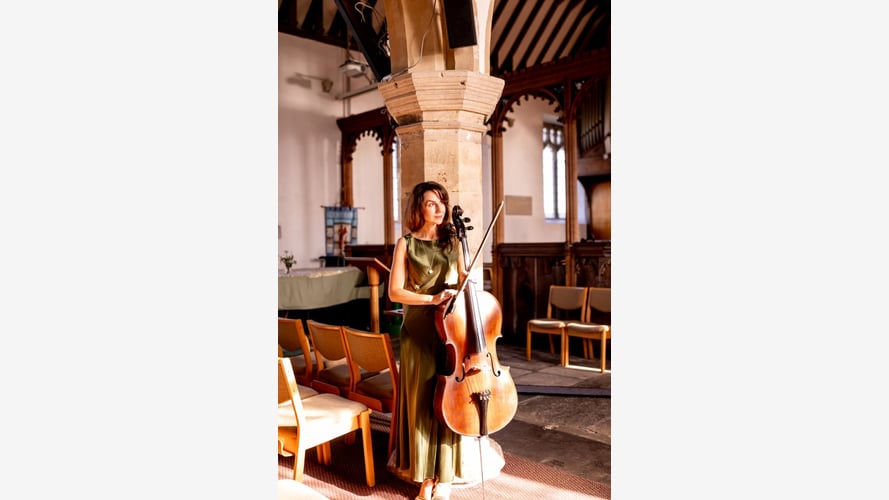 Lucinda The London Cellist