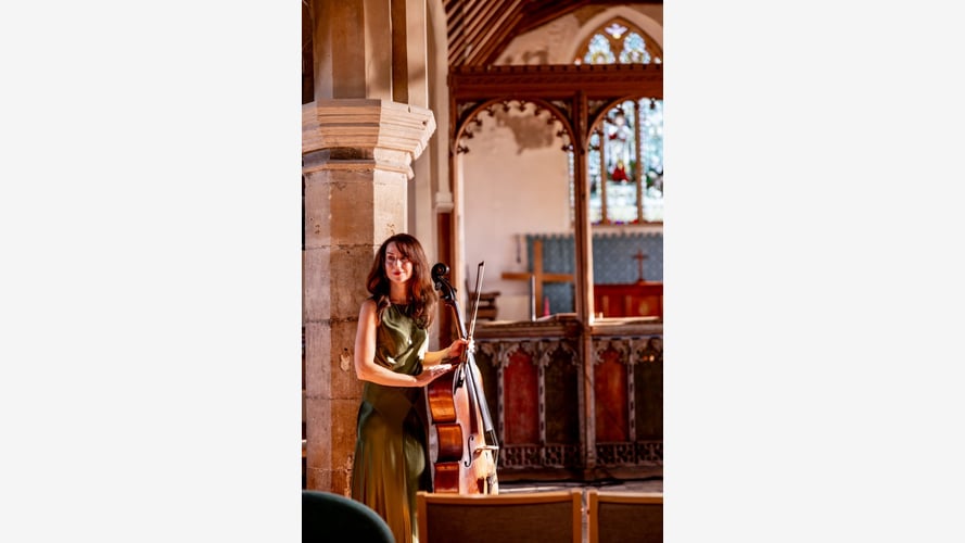 Lucinda The London Cellist