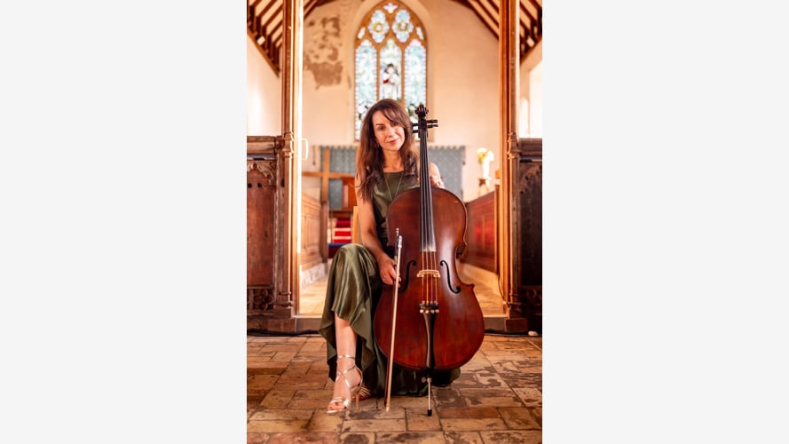 Lucinda The London Cellist