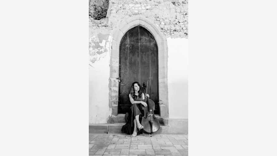 Lucinda The London Cellist