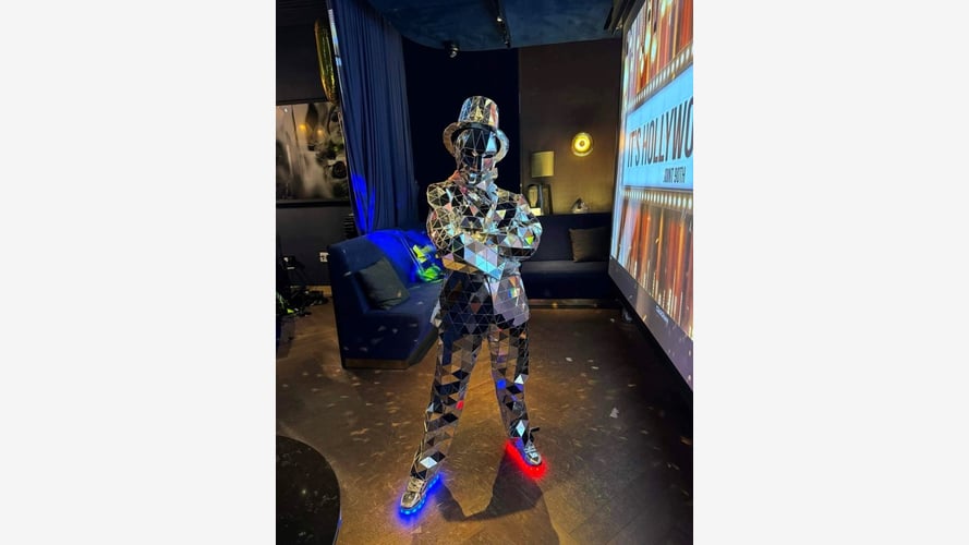 Luxe Mirror Performers